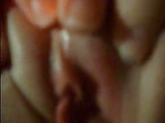 webcam babe fingering her wet pussy