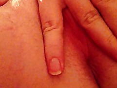 Amateur spreads her pussy and cums