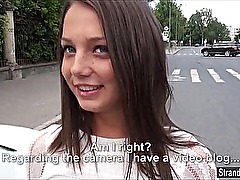 Teen Foxy Di shows a stranger her pussy for a ride home