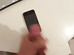 Garoto Privado Gozando no Iphone!