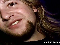 Horny amateur babe gets her pussy banged