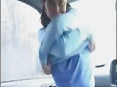 Amateur teen screwing in car