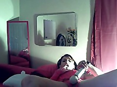 slutty Scarlett getting off