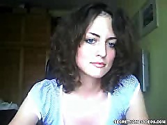 Teenager masturbates on webcam