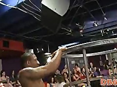 Yong girls doing blow job