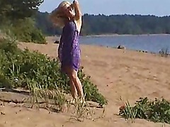 Amateur Couples Having Sex At Beach