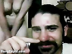 Girlfriend gets fingered on webcam