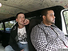 Samantha Reed with big butt does her best to make man ejaculate in with hands