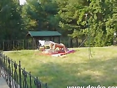 Two amateurs fucking outside