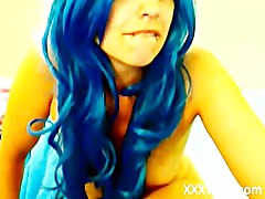 Blue haired teen masturbating her pussy