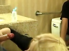 Mature handjob amateur with voyeur watching