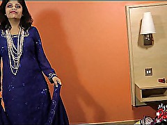 sexy indian babe rupali bhabhi boobs exposed