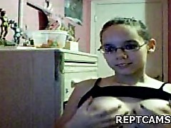 amateur young girl brunette show tits