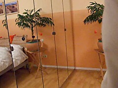 Sie macht sich es im Stehen !