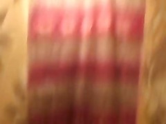 Amateur hotttie gets pics taken of her naked body